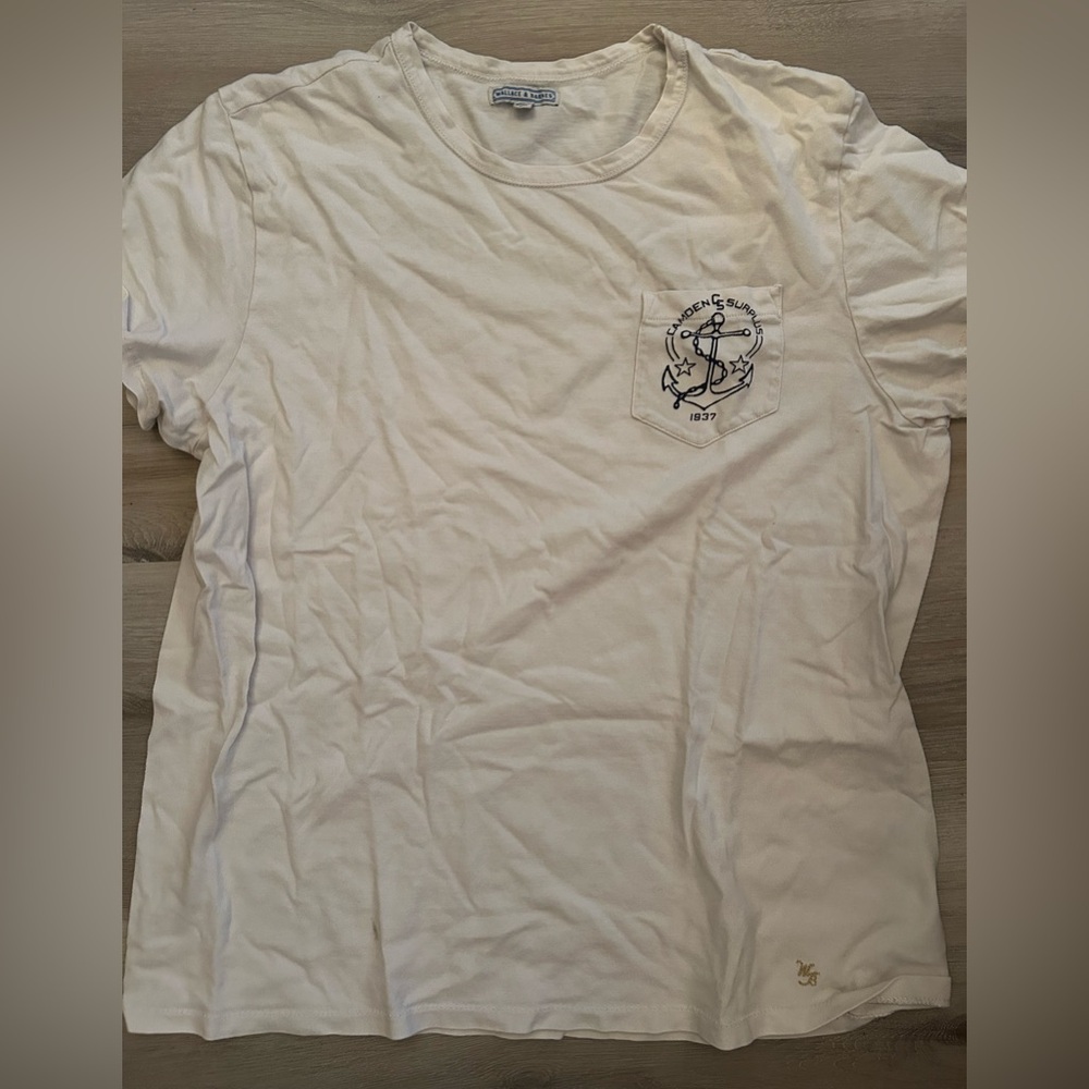 Men’s white pocket tee